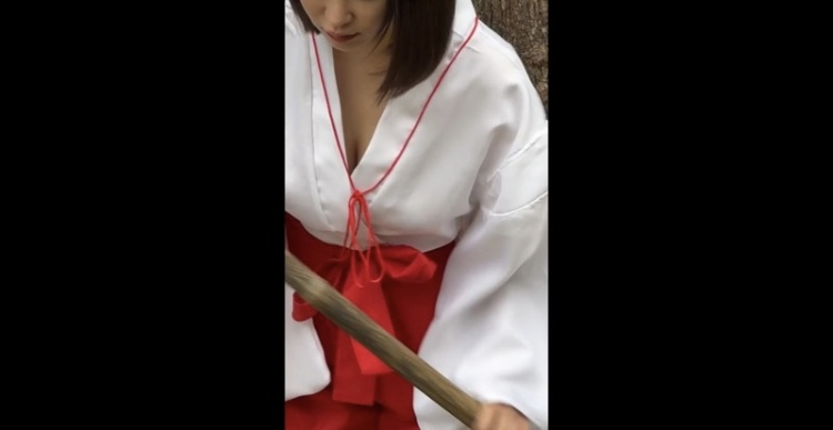 PoohBITCH's tweet photo. 巫女さんに中◯しして縁結んじゃおうぜwwwww https://t.co/Vdijolctj4