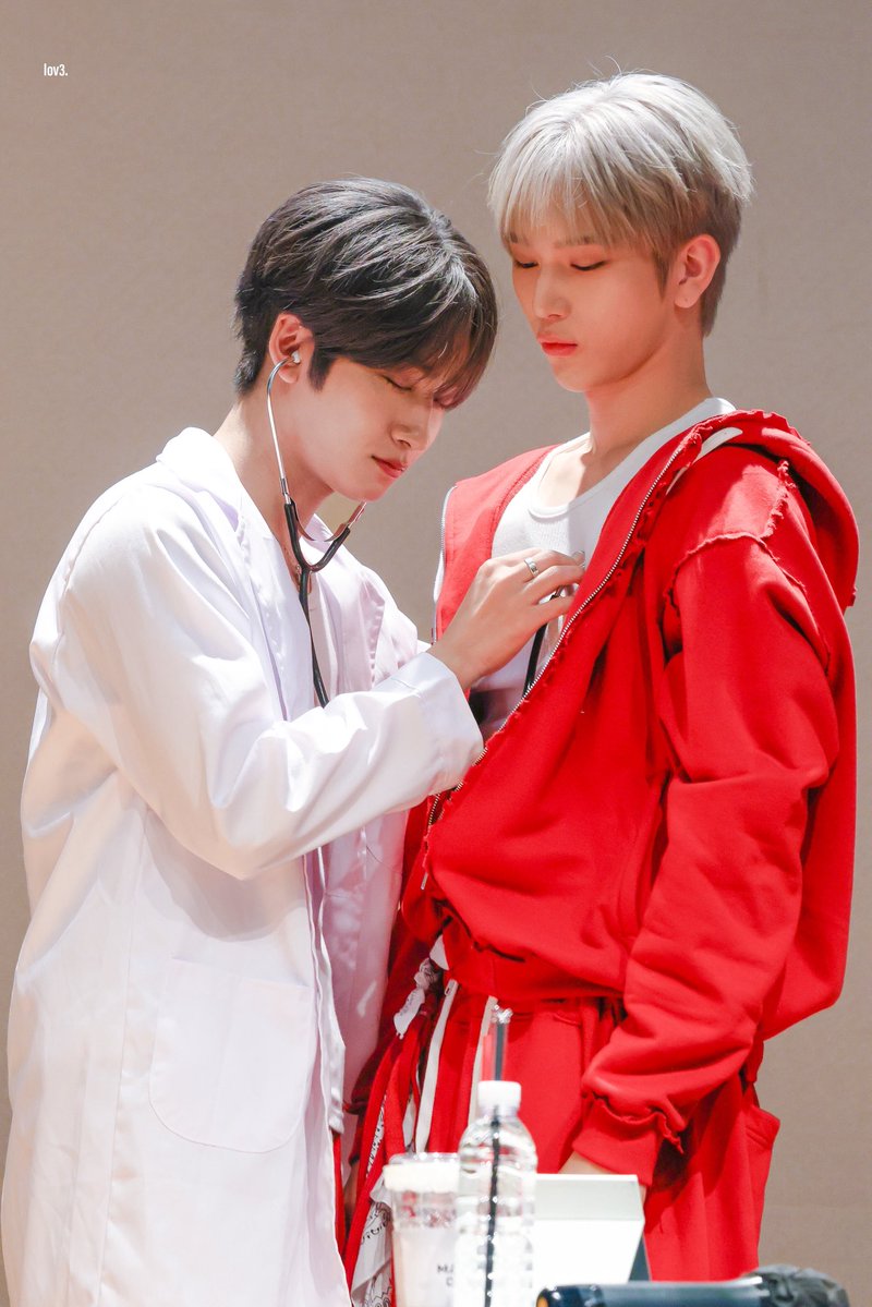 lov3hwu's tweet photo. 260614  
🩺🥼
#EPEX #이펙스  #제프  #백승 https://t.co/7EAQCL1K99
