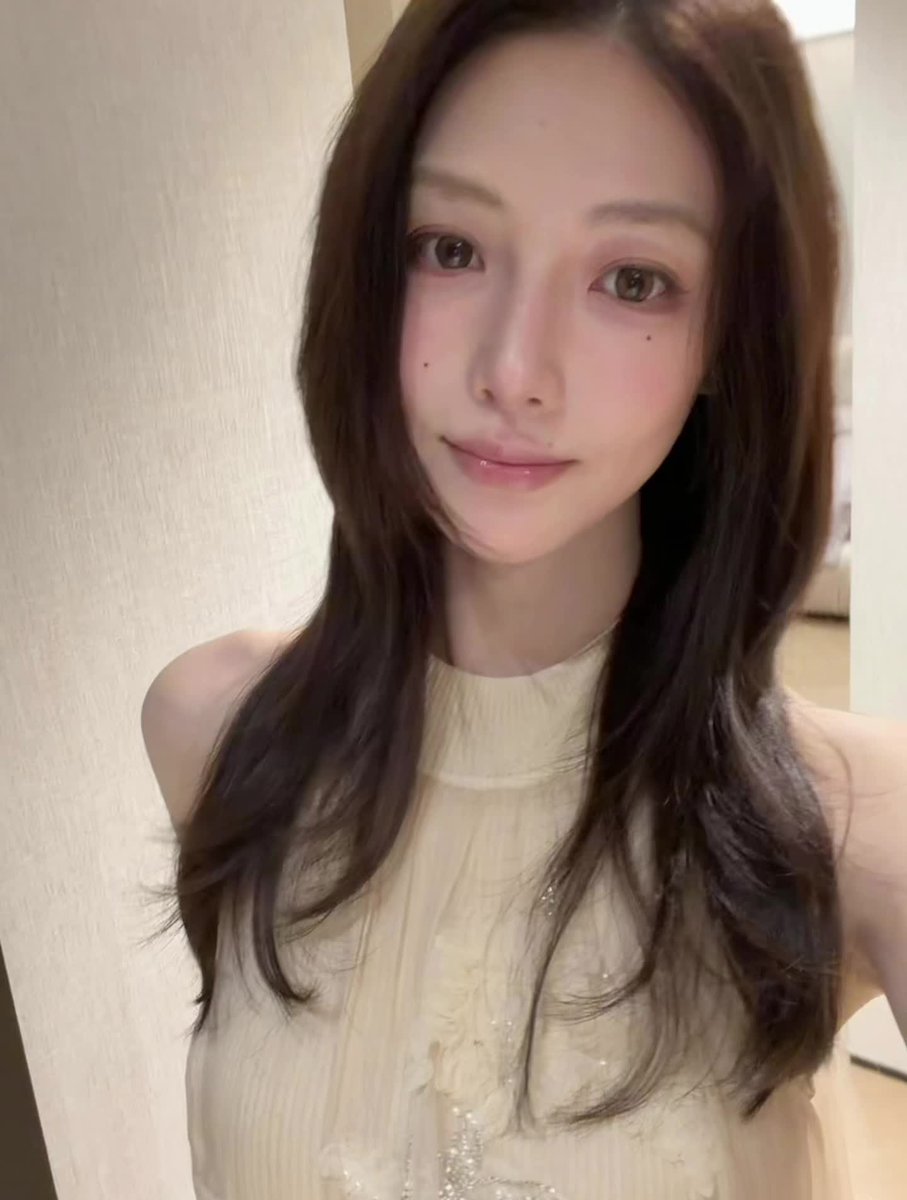 bocci77's tweet photo. 剛上完形體課自拍了一張📸 https://t.co/OyvIZGDnlj