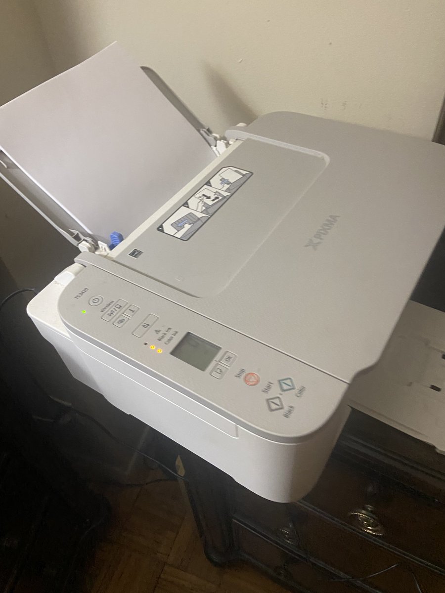 RandomOmar's tweet photo. every time i try to use one of ur printers it makes me want to kill myself @Canon https://t.co/IH81aaHfjo