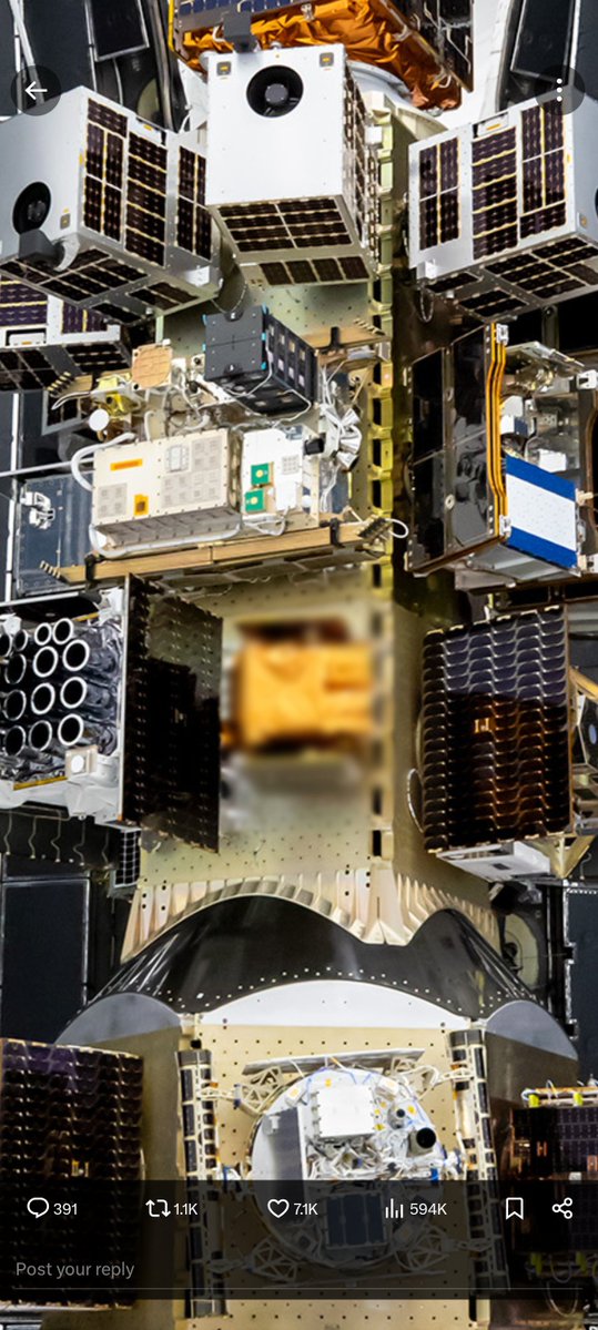 Cybermike's tweet photo. @SpaceX Exciting, whats this one blurred out in the middle. 🤔 https://t.co/Qb2RnmtzQw