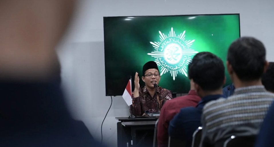 muhammadiyah's tweet photo. Sekretaris Majelis Tarjih Muhammadiyah sebut LGBTQ jadi Penyakit Dunia

https://t.co/cl3Fp6qwmd

#Muhammadiyah https://t.co/Nv2wkAP6WD