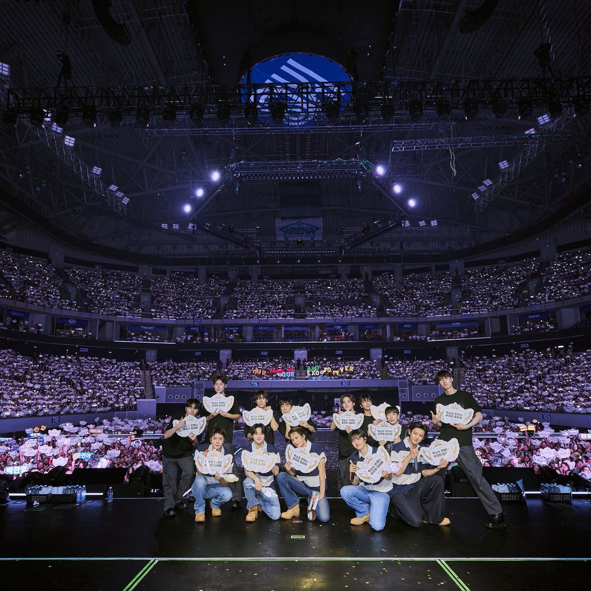 OneilyMusic's tweet photo. EXO successfully wraps up its two-day sold-out ‘EXhOrizon’ concert in Manila. https://t.co/Ge9F0Tpqip