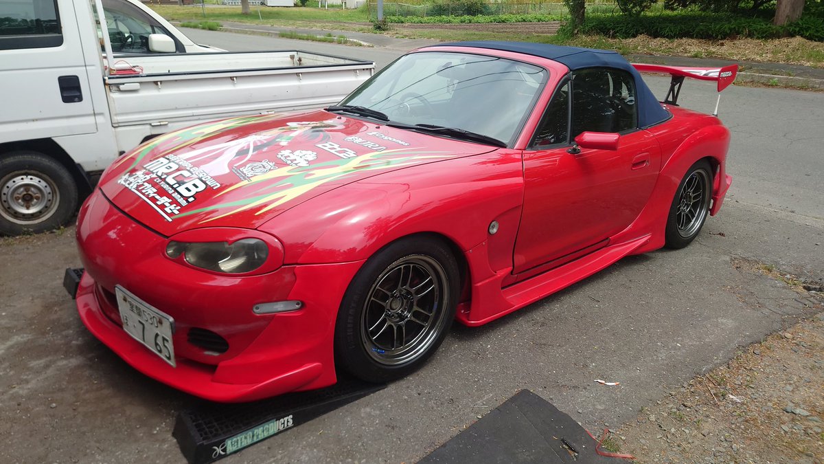 YsAkahanNB6C's tweet photo. my new gear…
JET STREAM GT200 ボディキット
装着しました。
装着にあたっての作業は
ダミーリベットの窪みを全てスムージング
A3Eクラシックレッドに塗装。
全て自分で行い。購入から1年でようやく完成しました。
この仕様でまたシービーを両サイド迎えに行きます！ https://t.co/PdV3vVkBdF