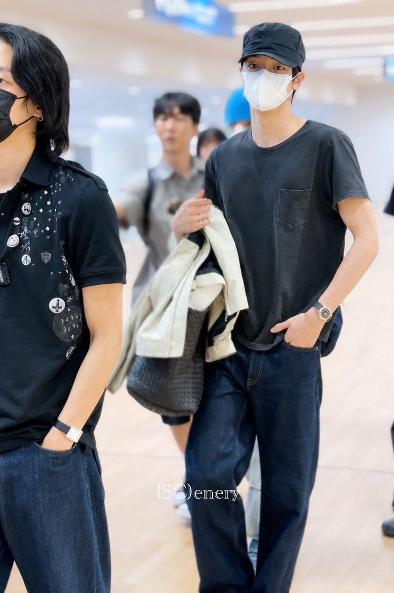 _SCenery__'s tweet photo. 260707 ICN #성찬 #SUNGCHAN #원빈 #WONBIN #RIIZE https://t.co/YSrN5mjr60