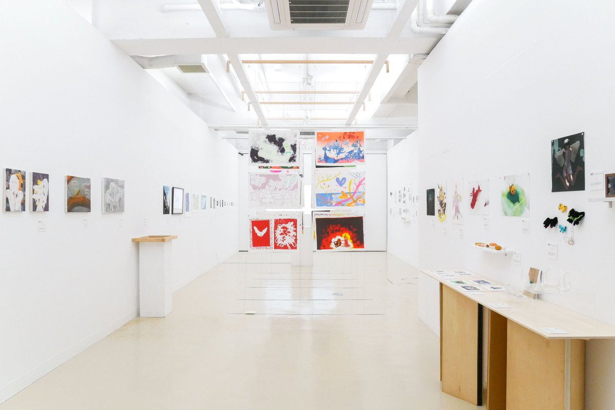 N_Visions's tweet photo. ◉本日初日
「阿佐ヶ谷美術専門学校 + École nationale supérieure des Arts Décoratifs　国際交流プログラム 2025-2026 成果展」開催中。
学生展：7月7日（火）―7月18日（土）
講師展：7月21日（火）―8月1日（土）
12:00―19:00
＊18日・1日のみ17:00まで、20日及び日曜休廊
https://t.co/B4VJe8IMrz https://t.co/IYozNUYSet