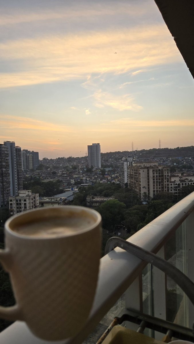 ProSharry01's tweet photo. Good morning everyone 🌅

Stay calm and confident 

Have A Good Day X Family

Enjoy today 🌸😊 https://t.co/LejN3e1iE2