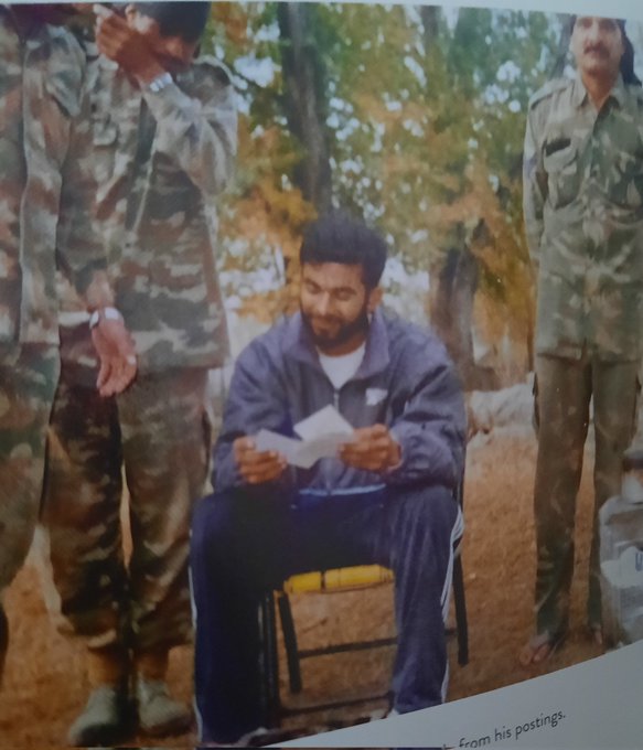 Jaishree_7's tweet photo. Remembering Maha Veer   
Capt Anuj Nayyar   
Maha Vir Chakra (P) 
17 JAT      
on his Balidan Diwas today.   
Capt Anuj made Sarvoch Balidan, this day, 7 Jul at the age of just 23 while recapturing Pt 4875 during Kargil War in 1999.   
Thoughts and prayers with Maani of Capt Anuj @MeenaNayyar4 Aunty and rest of the family.  
You remain an inspiration Sir. 
Jai Hind🫡
#AmarBalidani
