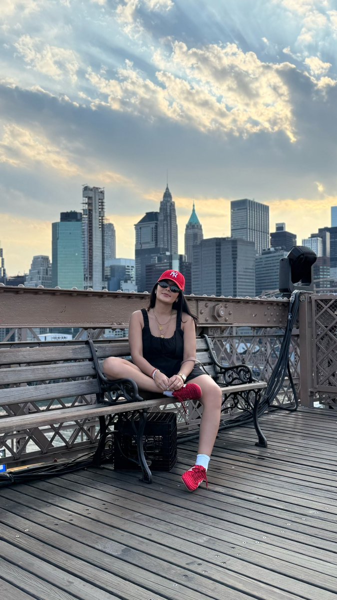 Scam_16's tweet photo. NY 🗽❤️✨ https://t.co/uUFPDF3IEr