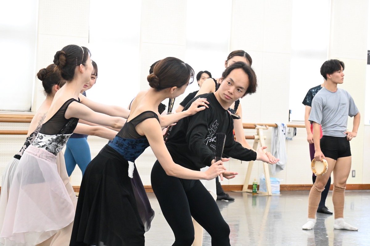 AsamiMakiBallet's tweet photo. 【Today's photos📸】
「ドン・キホーテ」リハーサルより

ドン・キホーテ　京當 侑一籠
サンチョ・パンサ　細野 生 https://t.co/onh4X7OeWF