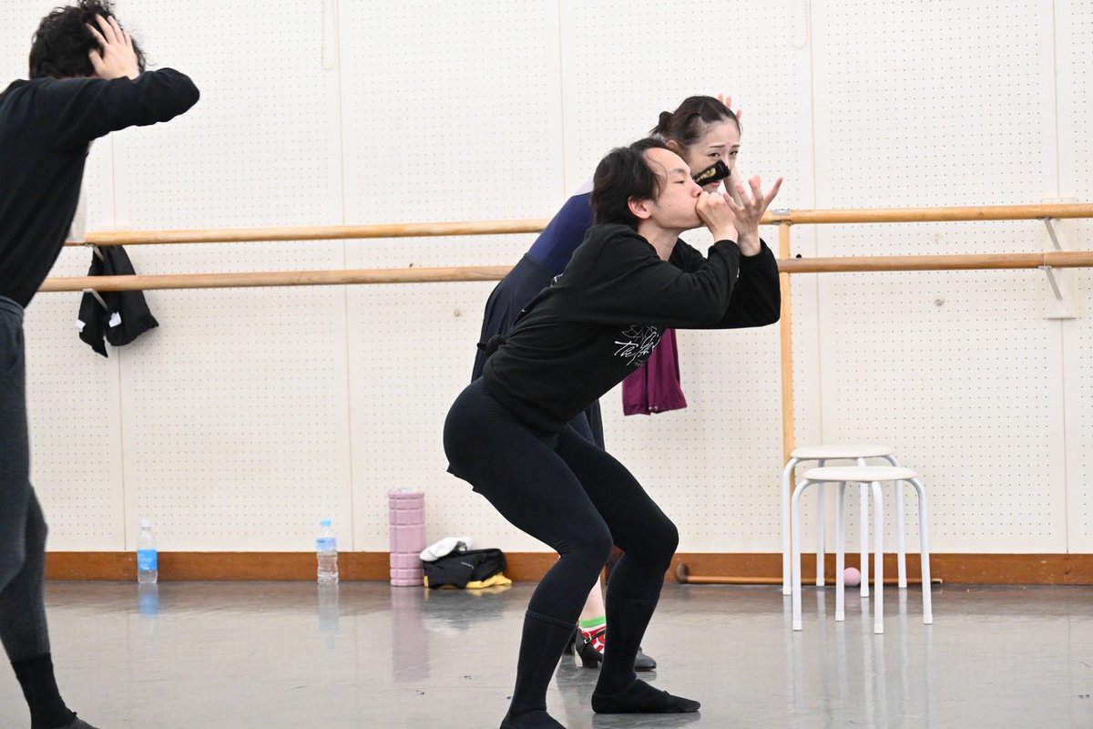 AsamiMakiBallet's tweet photo. 【Today's photos📸】
「ドン・キホーテ」リハーサルより

ドン・キホーテ　京當 侑一籠
サンチョ・パンサ　細野 生 https://t.co/onh4X7OeWF