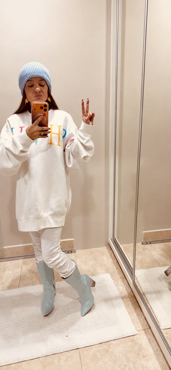 maiaraiserr's tweet photo. que princesa 😭🩵 https://t.co/org4JtSo2I
