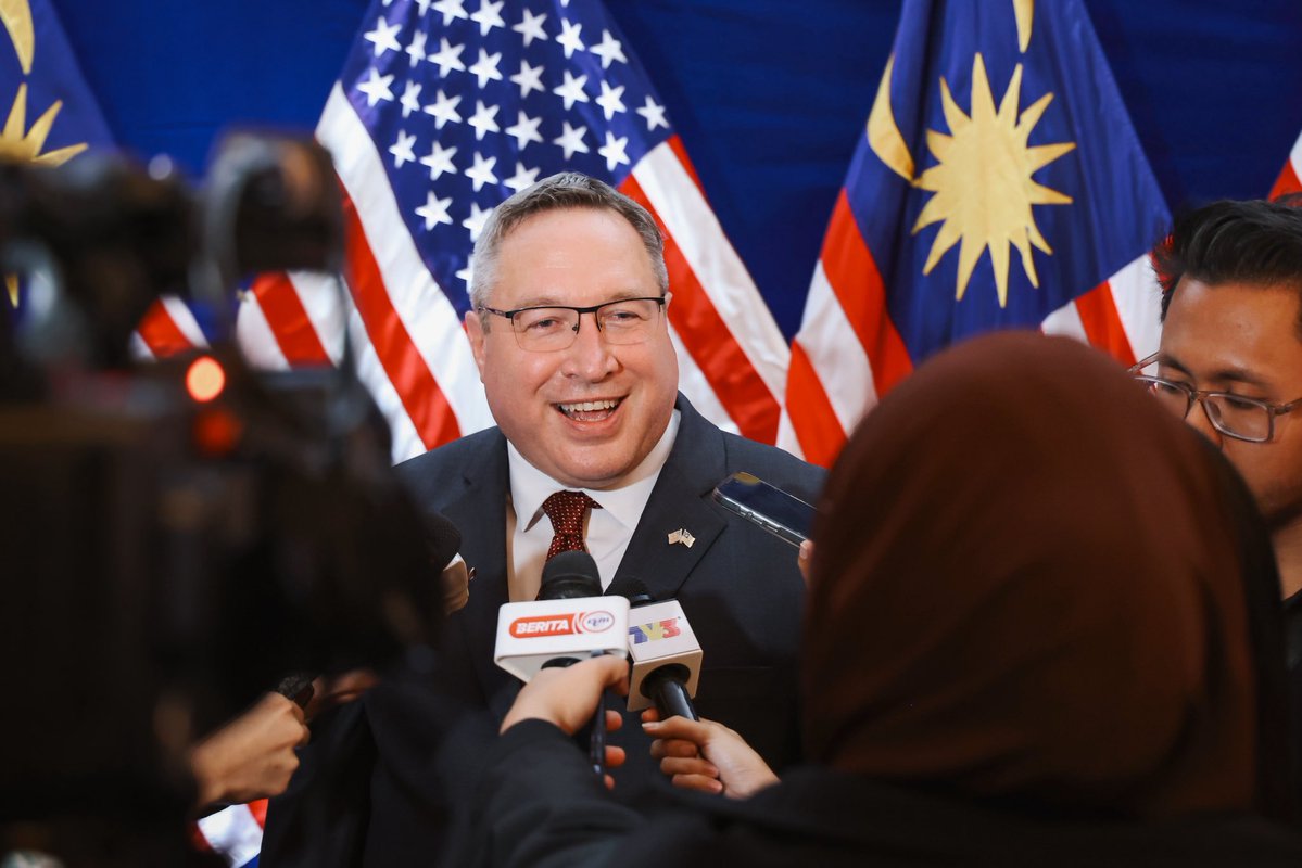 usembassykl's tweet photo. A 250th birthday is a milestone, but last week was about something much bigger: the deep, living legacy of friendship between the U.S. and Malaysia. 🇺🇸🇲🇾 To honor this shared future, we are incredibly proud to announce a RM1 million U.S. contribution toward the restoration of Tugu Negara, preserving a vital symbol of Malaysian heritage. 

The evening also featured the world premiere of the "Freedom 250" songs—a powerful musical collaboration uniting patriotic anthems from both our nations. 🎵

A heartfelt thank you to our guests, sponsors, and partners. This isn't just a celebration; it’s the start of an inspiring new chapter. 🥂