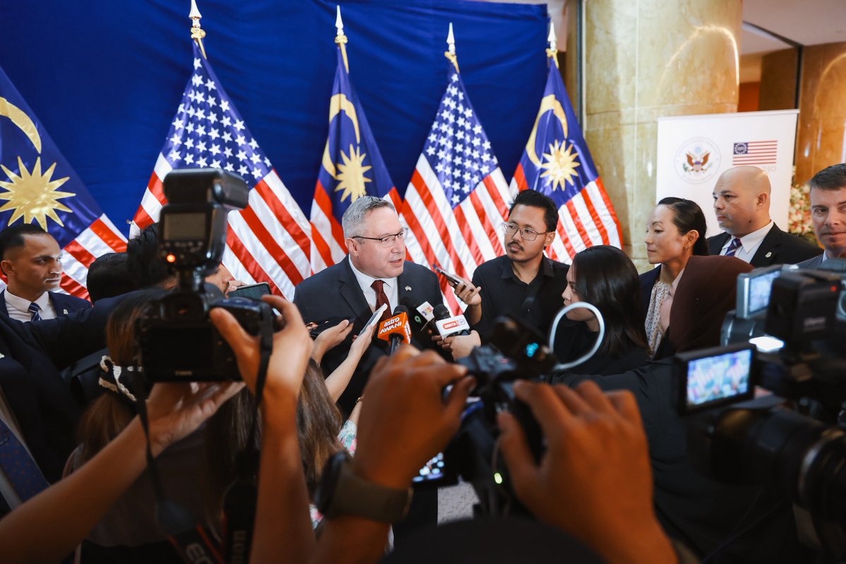 usembassykl's tweet photo. A 250th birthday is a milestone, but last week was about something much bigger: the deep, living legacy of friendship between the U.S. and Malaysia. 🇺🇸🇲🇾 To honor this shared future, we are incredibly proud to announce a RM1 million U.S. contribution toward the restoration of Tugu Negara, preserving a vital symbol of Malaysian heritage. 

The evening also featured the world premiere of the "Freedom 250" songs—a powerful musical collaboration uniting patriotic anthems from both our nations. 🎵

A heartfelt thank you to our guests, sponsors, and partners. This isn't just a celebration; it’s the start of an inspiring new chapter. 🥂