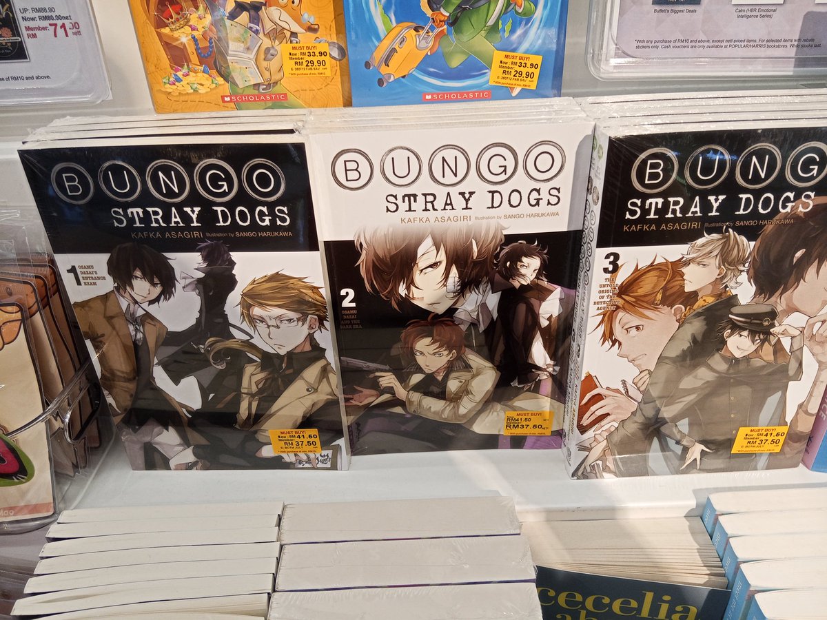 IHugPoe's tweet photo. Yesterday first time I go to ioi city mall.. that's long walk to reach one point to another point.. my legs is tired for walk one hour to survey the mall 😞💔 but first thing I go to bookstore and saw this.. I only can grab one bsd light novel and vol 15 manga https://t.co/5R1DO5Rq03