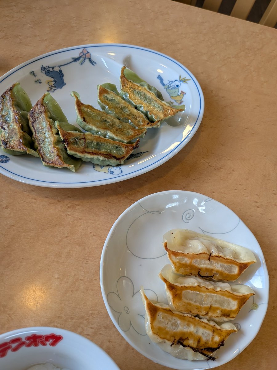 To_Re_Sa_Ki's tweet photo. 昼飯は教えてもらったテンホーさん🤤
山賊ラーメンは無かったけど野沢菜餃子は食えました😆
#BRIDEARラーメン部
#BRIDEAR https://t.co/AK62GCRplu