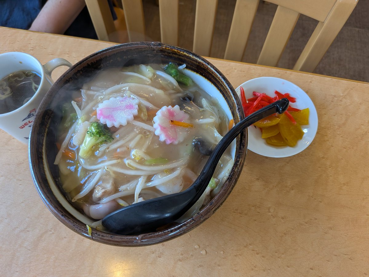 To_Re_Sa_Ki's tweet photo. 昼飯は教えてもらったテンホーさん🤤
山賊ラーメンは無かったけど野沢菜餃子は食えました😆
#BRIDEARラーメン部
#BRIDEAR https://t.co/AK62GCRplu