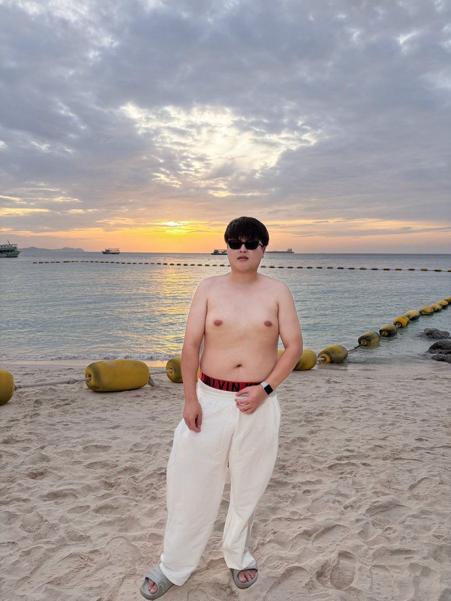 axchawinx's tweet photo. ⛅️🌊 https://t.co/vpA0f26S4p