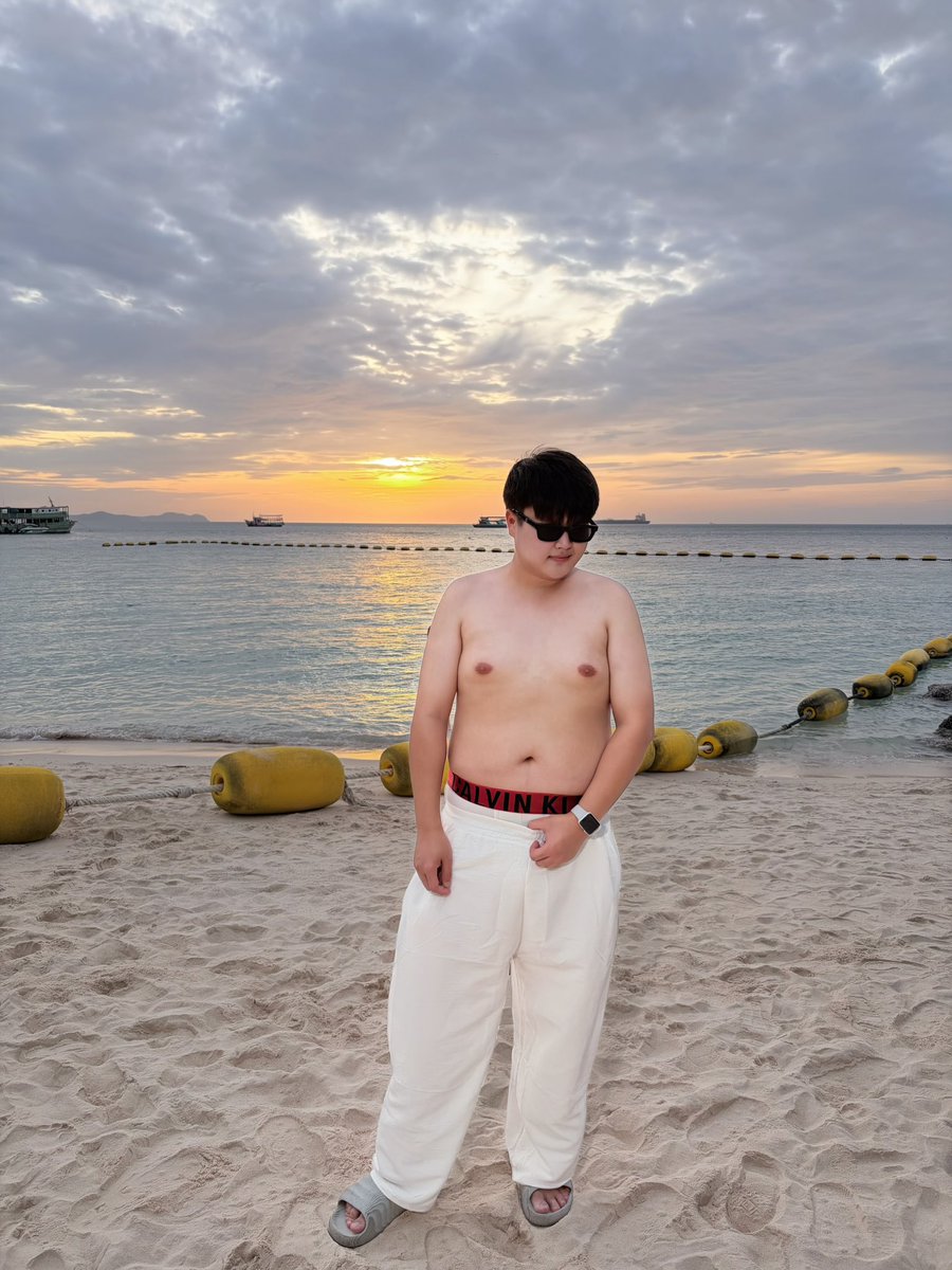 axchawinx's tweet photo. ⛅️🌊 https://t.co/vpA0f26S4p
