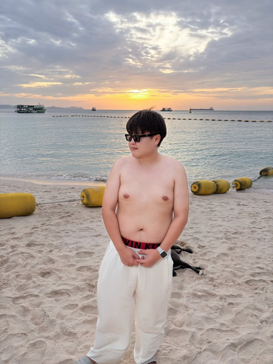 axchawinx's tweet photo. ⛅️🌊 https://t.co/vpA0f26S4p