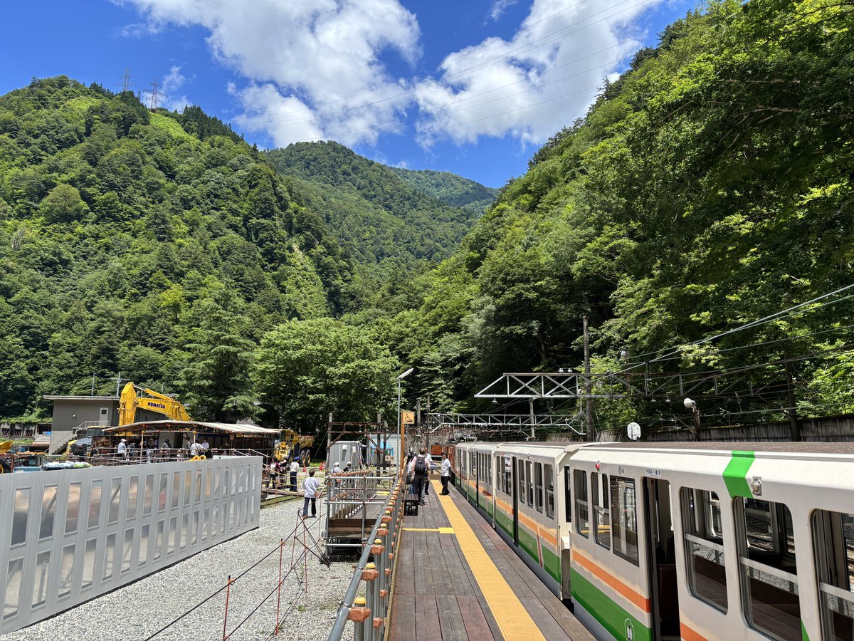torokkodensya's tweet photo. 今日の猫又駅🚉
下車できるのは9月30日まで✨
皆���ん期間限定の特別体験を楽しんでくださ〜い😊
「またにゃん」も待ってるよー🎶

#黒部峡谷トロッコ電車 #トロッコ電車 #特別体験 #期間限定 #楽しい旅 https://t.co/wC7vcBlhIg