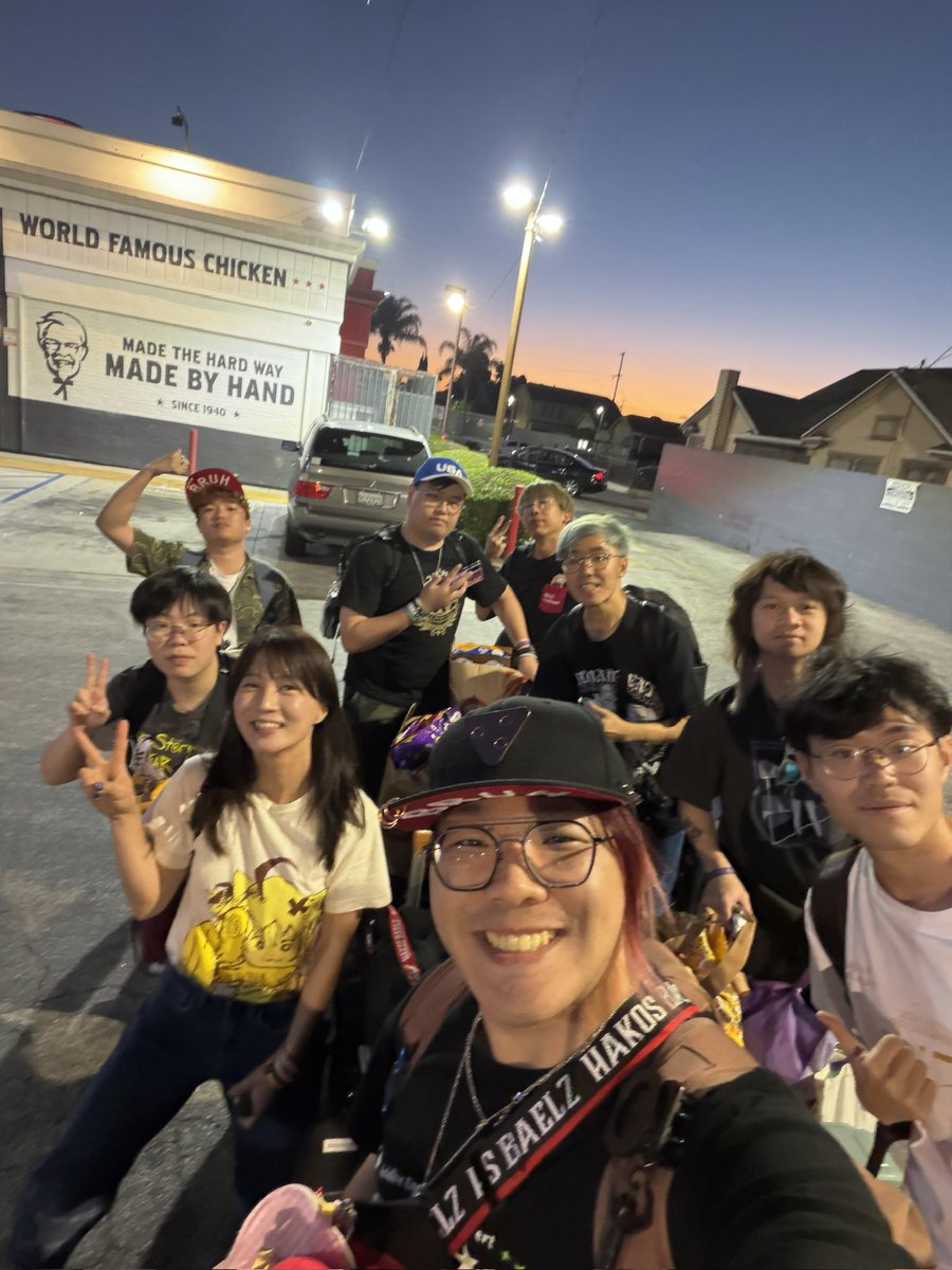 hijeffdesu's tweet photo. The Hongkonger team is going back now!
See you LA!!! https://t.co/1mDSOkSYMk