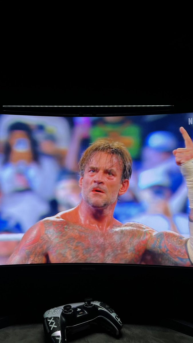 dxtqz_'s tweet photo. انا اسعد انسان على وجة هاذي الكرة 

تصبحون على خير (؛
#wweRaw https://t.co/y6zoTK1od6