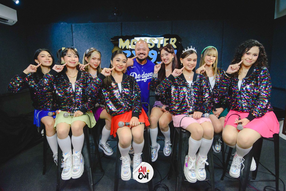 RX931's tweet photo. MEI MEI went 'Alembong' being the newest and freshest girl group that got their charm shining on #AllOut 💖🎤 #MEIMEIGoesAllOut
Watch their full interview + performances on the #RX931 livestream channels 📺 #IAmAMonster https://t.co/RHYIAypnf0