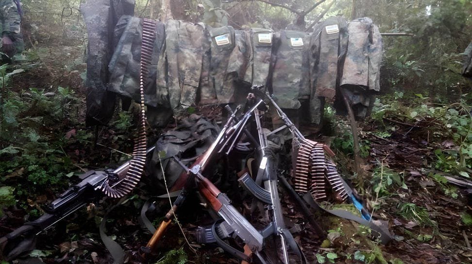 243Afro12253's tweet photo. ‼️🔴‼️#FIZI : Les images qui me viennent sur le front  à point zéro sont  effrayantes, L'armée #rwandaise #RDF , #française , #somalienne...en perte de vitesse, ceux qui sont venus provoquer les 🐆 sont cadavres en grand nombre aujourd'hui, les autres sont blessés, et les autres apprehendés, les #rwandais🇷🇼 qui chantaient ont fui laissant leur frères par terre  ce lundi 06 juillet 2026