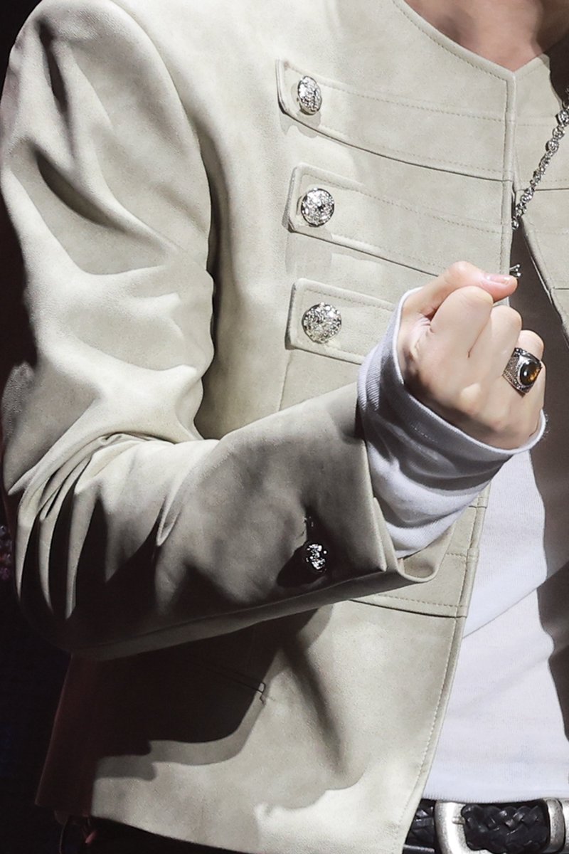 _DDORAENG's tweet photo. 주먹 불끈 쥔 거 귀엽😇 
인코드 불주먹 cso ✊ https://t.co/FLl3ejbEhd