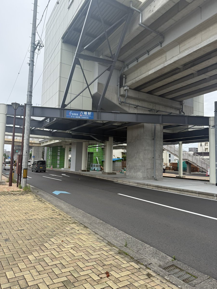 rijarl2003's tweet photo. 八幡駅やばいです
ここは絶対行っとくべきですね
なお改札内なのでご注意
#マジカルミライ2026
#あみプラ https://t.co/spWzRnNwiQ