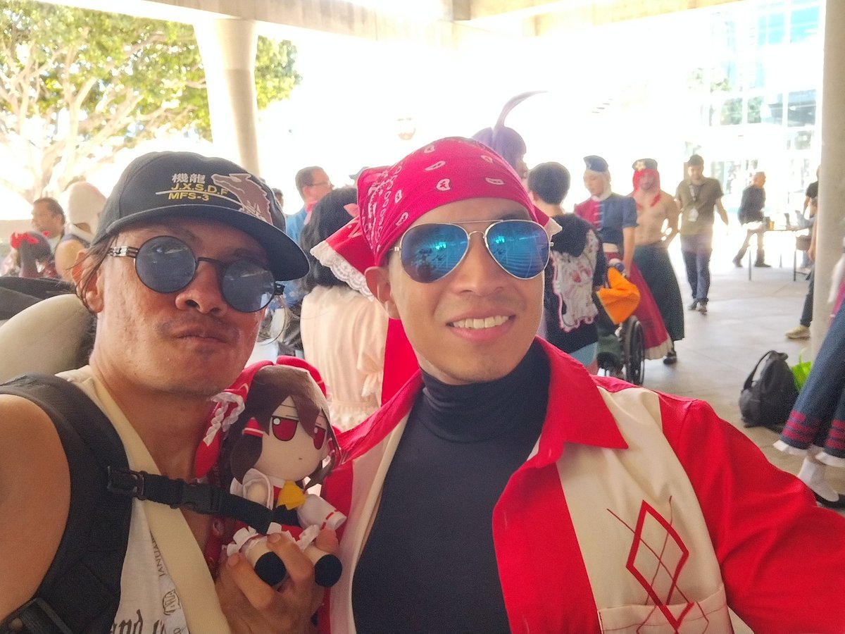 OdlidTogaf's tweet photo. Going to the Touhou meetup for photos was awesome. Sooo many Fumos. https://t.co/AoAJuCiq0X