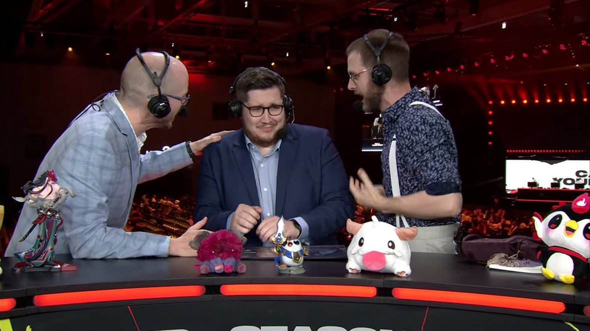 AuxCasts's tweet photo. That's the end of my stint at #MSI2026

Always a pleasure to work alongside such talented people, hope you enjoyed my presence on the broadcast!

See the joy in my eyes? That's because these were taken before TES played against TSW https://t.co/urI0dPvNWO