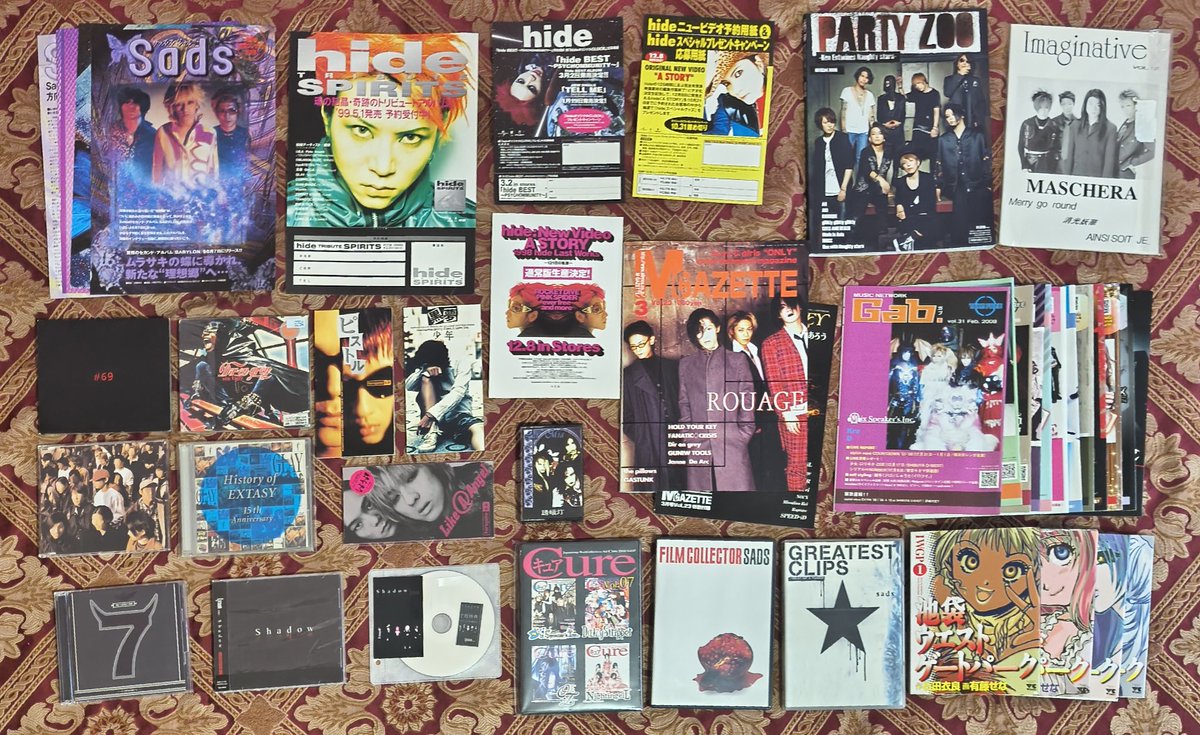 drainaaway's tweet photo. #Haul from @Doorzo_Service #doorzo #doorzohaul #cds #magazines #flyers #sads #kuroyume #hide #showcase #video https://t.co/a8r9exEplr