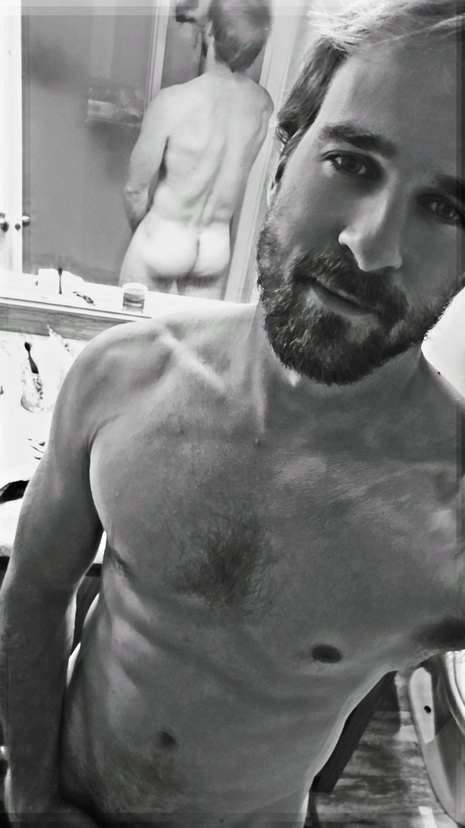 MrMind199's tweet photo. Heres a little something before bed!! Lol 😘 https://t.co/1oRWVc8YeM