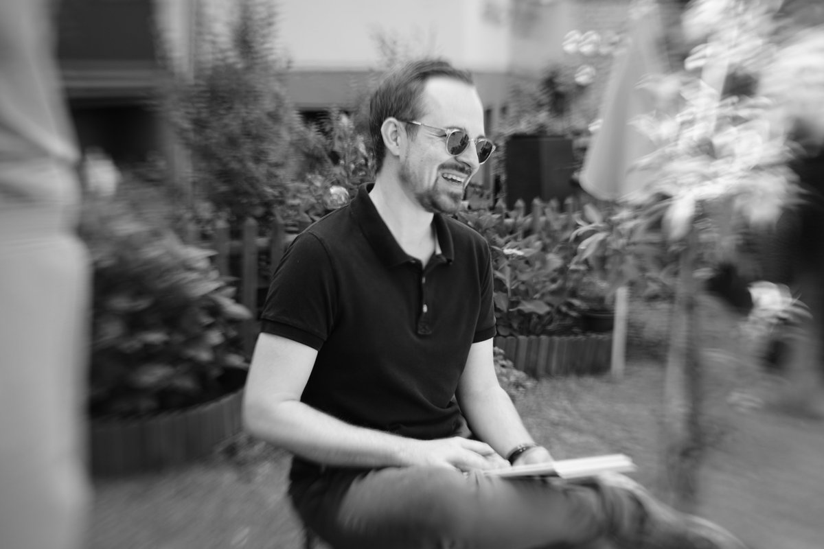 schlockback's tweet photo. "Urban Sketcher"
Portraitbild in schwarzweiß - Teil 30
Ich wünsche euch allen einen Dienstag, wie gemalt ☺️
#portrait #man #Lensbaby
#blackandwhite #schwarzweiß #monochrome
#LiebeIstAlles #FloodTheZoneMitSchoenem #SchoenesGegenDoofes #DuLebstDenTagSowieso https://t.co/of6ikntSRN