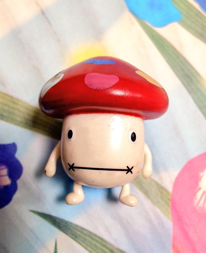 机の引き出しから…突如 出現した ドコモダケ🍄 今は引退したのかな🤔