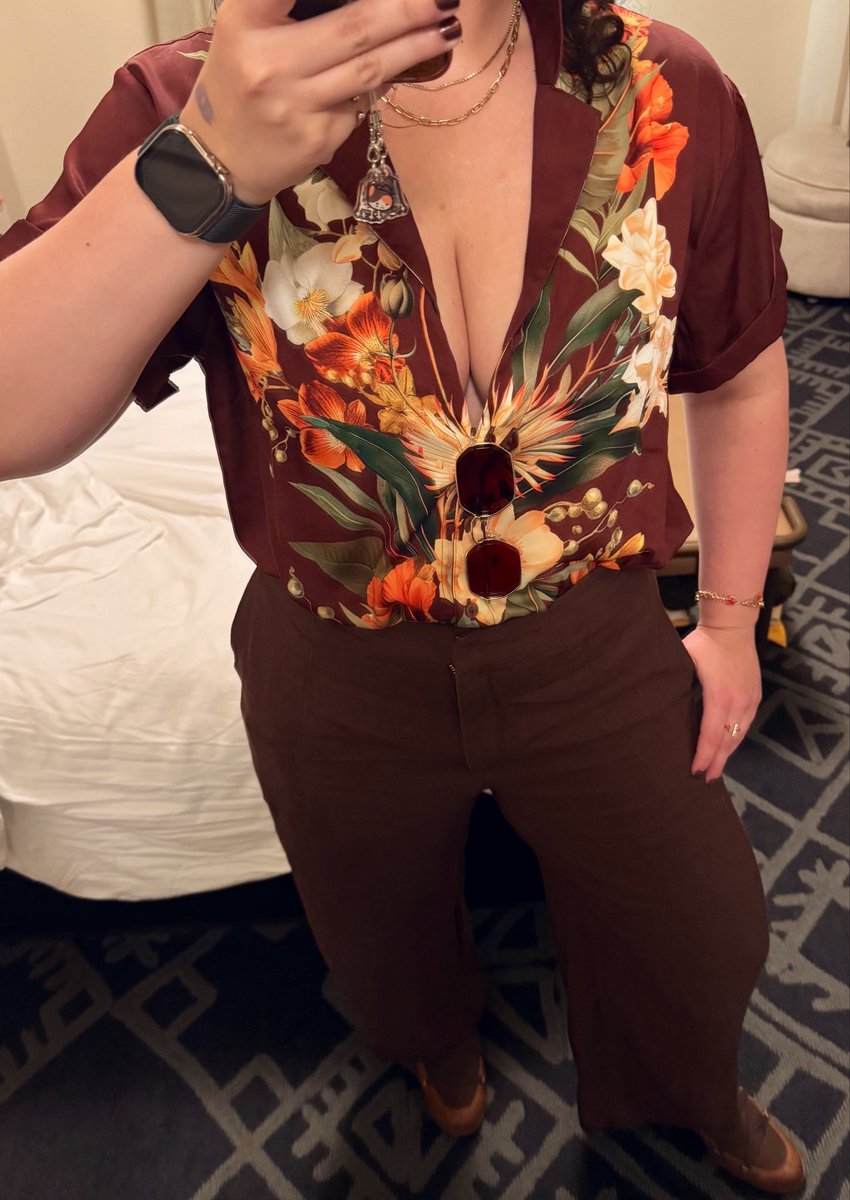 Buffpup_'s tweet photo. What do you guys think of my party outfit? 💃 https://t.co/9G5Fdf9uHQ