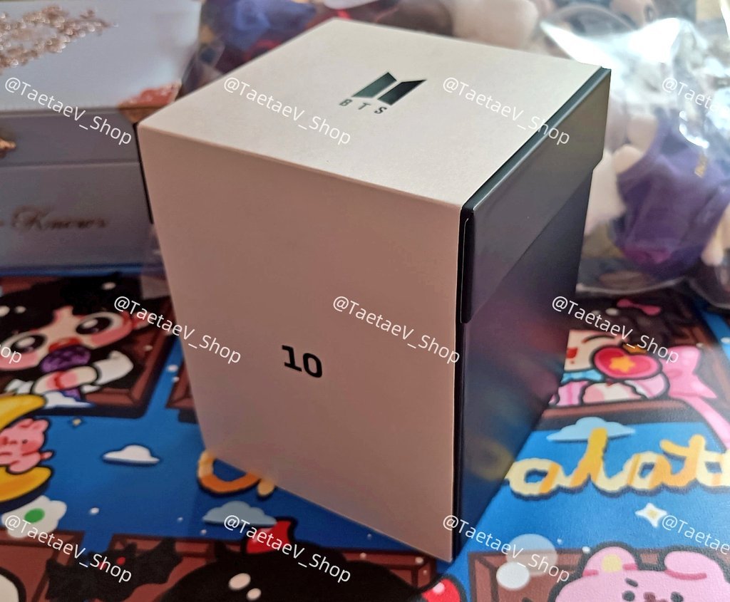 TaetaeV_Shop's tweet photo. ❄ Merch box 10 Snow ball พร้อมส่ง ❄
💜 ราคา 1390 บาท ส่งฟรี Ems
🤍 มัดจำ 500 รับผ่อน 1 เดือน
💌 สนใจDMได้เลยนะคะ 
 #ตลาดนัดบังทัน #ปล่อยของสะสมบังทัน https://t.co/hkUDip7K3a