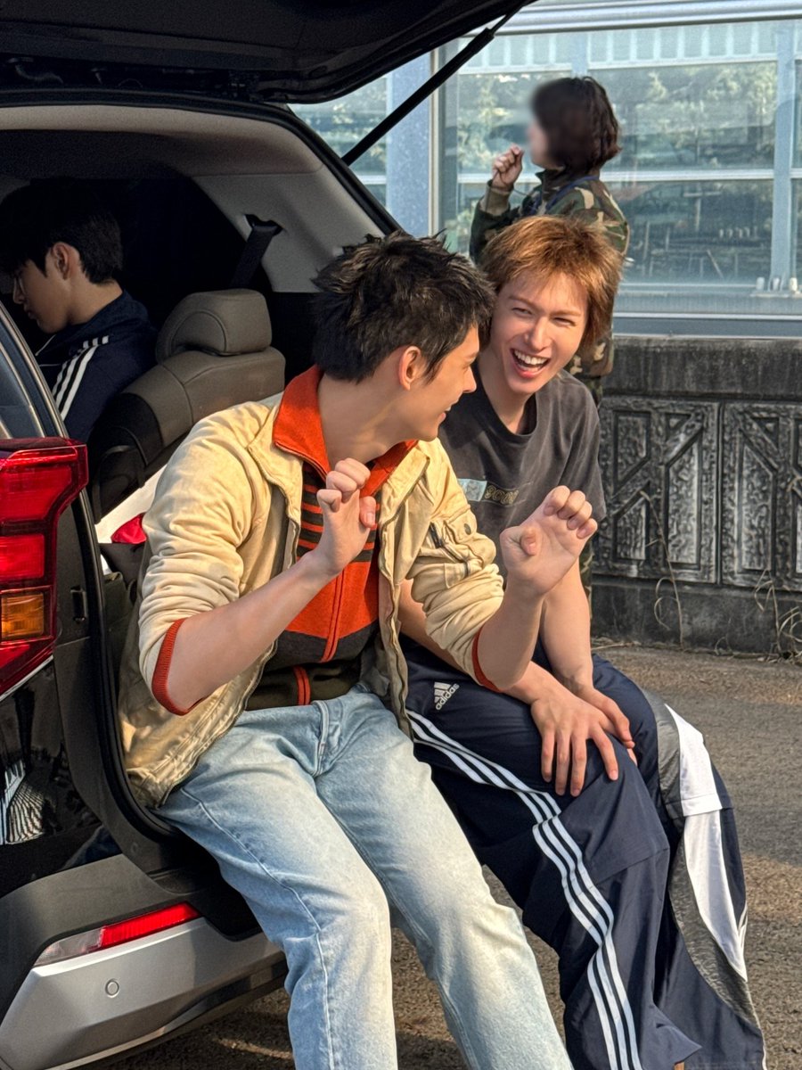 zhaoyufancokr's tweet photo. [260707] #MARTIN and #JAMES Instagram Update https://t.co/G51MOsG6cA