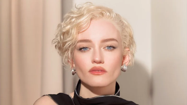 Snooper_Scope's tweet photo. "Ozark" star Julia Garner is set to lead the new Apple TV+ true-crime thriller "Guilty Creatures." The series follows two lovers haunted by a murder they committed 18 years ago. 🎬🔥
#JuliaGarner #GuiltyCreatures #AppleTV #TrueCrime #Ozark https://t.co/ePxqsAjayW