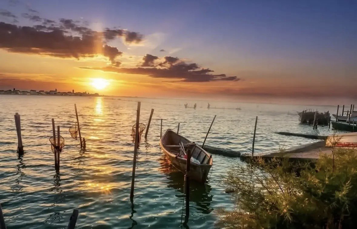 garganolab2_0's tweet photo. Cartolina 🤩 dal #Gargano 📌 #Lesina  📸 antonio_dicano https://t.co/rz6gzDku2k
