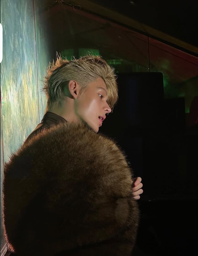 Jjamjamieo's tweet photo. @ofjvn_ You’re absolutely breathtaking.

 #JAMES #제임스 https://t.co/BHoxqnwmQD