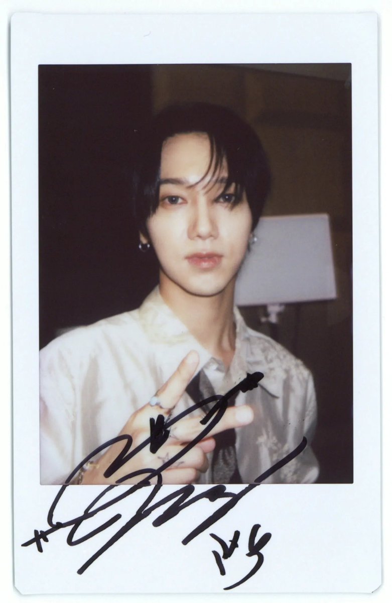 yesungiedf's tweet photo. An exclusive signed yesung polaroid from fanme fansign event!

©️only_yesung824 https://t.co/1BMBdAKZqW