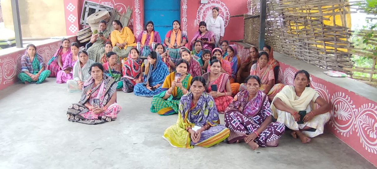 bjmmodisha's tweet photo. ରାଜ୍ୟ ମହିଳା ମୋର୍ଚ୍ଚା ର ସଭାନେତ୍ରୀ @AshBiswal ଙ୍କ ଅନୁମୋଦନ କ୍ରମେ ରାଜ୍ୟ ମହିଳା ମୋର୍ଚ୍ଚା ର ସମ୍ପାଦିକା  @SuchismitaTrip8  ପ୍ରବାସ କରି ସମ୍ବଲପୁର ଗସ୍ତ ରେ Digital Learning program ମାଧ୍ୟମ ରେ ପ୍ରଶିକ୍ଷଣ ଦେଇଛନ୍ତି।

#dlpodisa 
#Sambalpurdistrict
@blsanthosh 
@VanathiBJP 
@NitinNabin 
@SamalManmohan7 
@BJP4India 
@BJP4Odisha 
@BJPMahilaMorcha