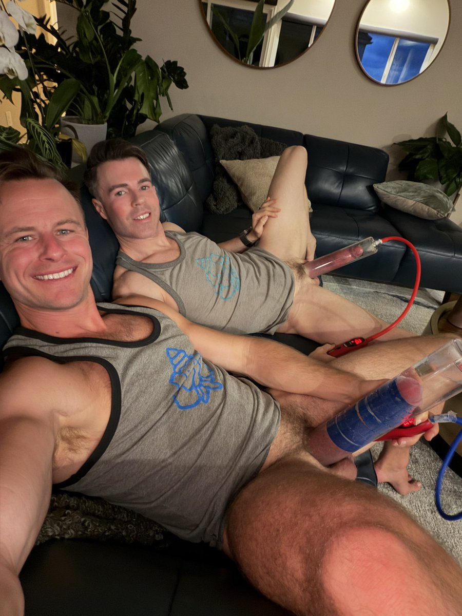 ZachAndAndrew1's tweet photo. Husbands who pump together… https://t.co/tbOfpAmGCG