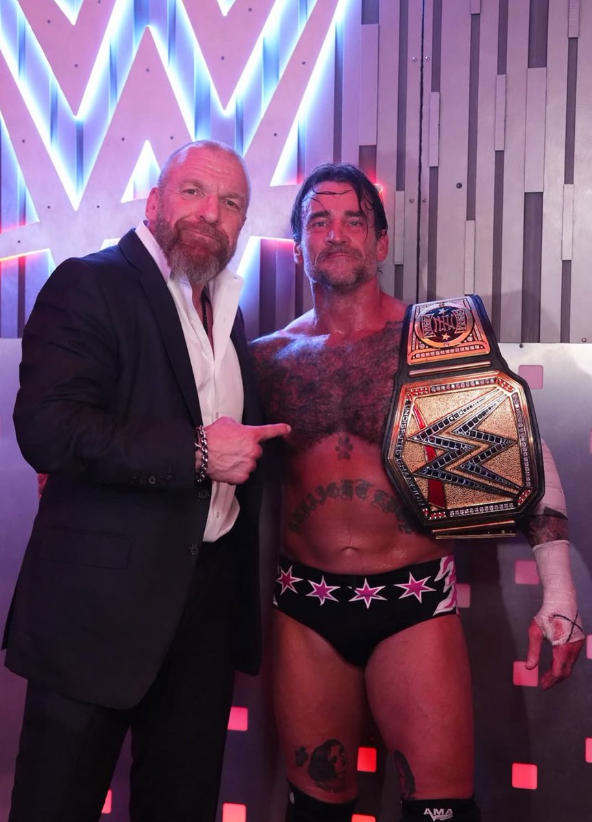 WrestlingWCC's tweet photo. CM Punk is now officially an 8x WWE world champion 🎯 https://t.co/2S8FZFq9Ow