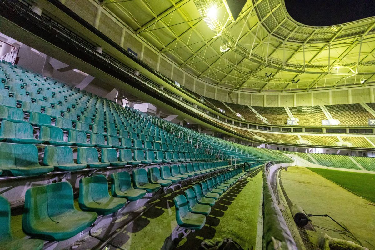 gabrieloguda's tweet photo. Yaani this is Baba Raila Amolo Odinga stadium? Bwana kwani what was Ouru doing with our money? https://t.co/ROnkdeTLKe