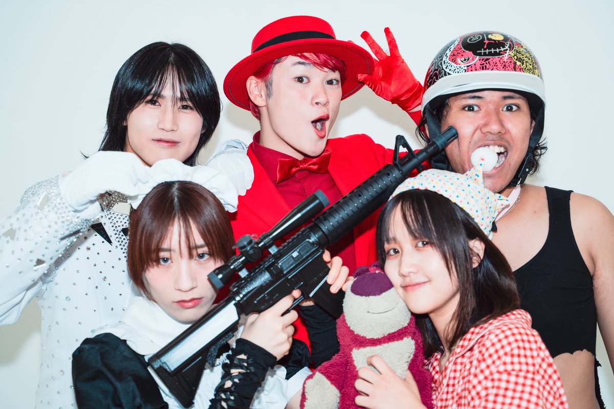 tanaka5band's tweet photo. ◤𝑵𝒆𝒘 𝑳𝒊𝒗𝒆 𝑰𝒏𝒇𝒐◢

🚨新宿のフェスイベント出演!!!🚨

𝟐𝟎𝟐𝟔.𝟎𝟖.𝟏𝟑(𝐓𝐡𝐮)

“#感ロヂフェス2026”
@KL_FES 

東京都｜新宿club SCIENCE／HEIST／SAMURAI／Motion ※4会場行き来自由

新宿のフェスイベントにお誘いいただきました!!!
焼きそばやフランクフルトなどグルメも楽しめます！
お盆のお休みの期間、少しだけ我々に時間をください。
ぜひみんなで誘い合ってきてね〜✨

 ▼詳細🔗
https://t.co/Ta0kz16nTs

#たなかww
#感ロヂフェス2026