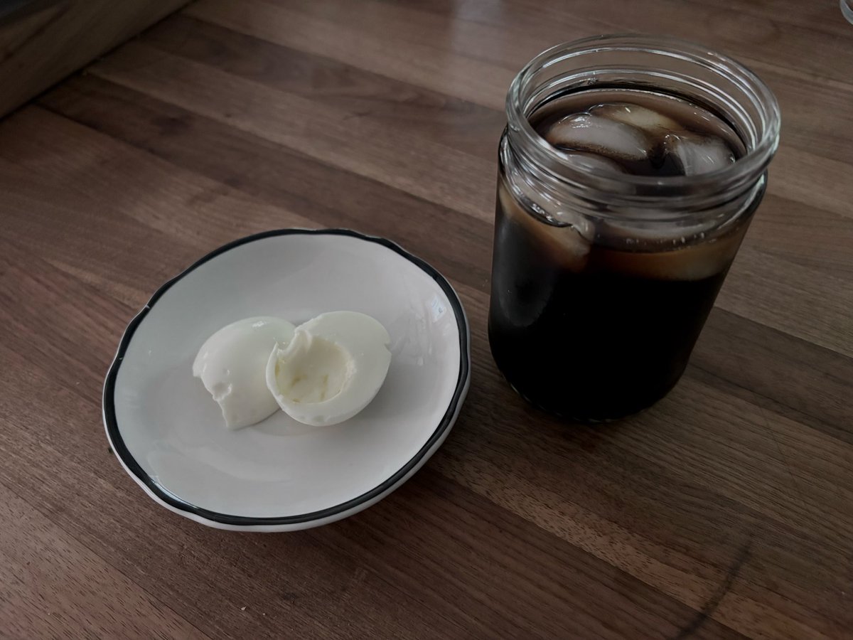 bono_193's tweet photo. My breakfast today. I feel like one of those edtt girls who talks about knowing ana #edtwt #ricecaketwt https://t.co/k04xyKT7Pu